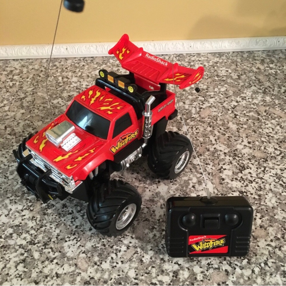 RadioShack RC truck off road WildFire radio control red plastic racer 60 4178 - Picture 3 of 13